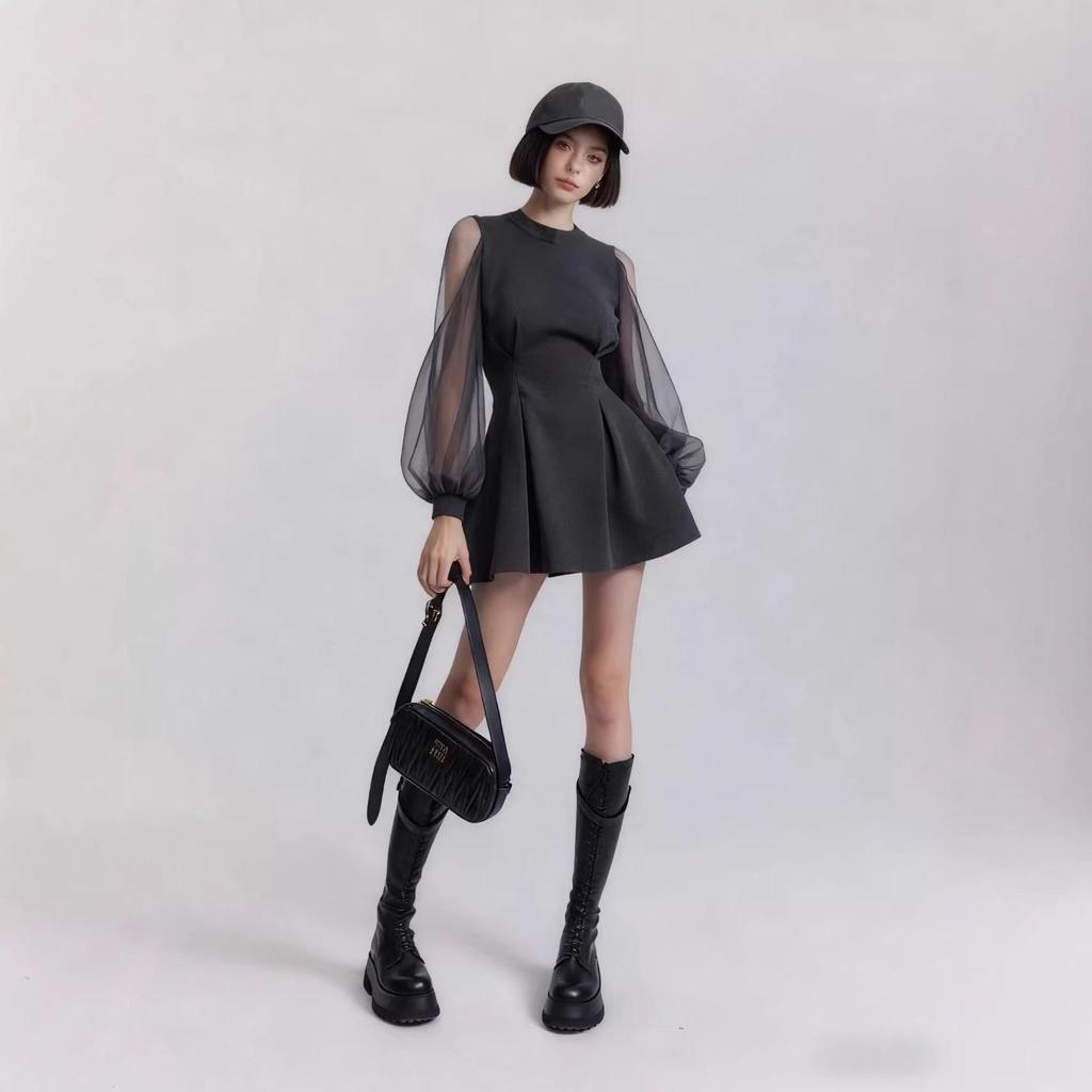 Petite figurbetontes langes Kleid mit Taillengürtel und langen Ärmeln für Damen