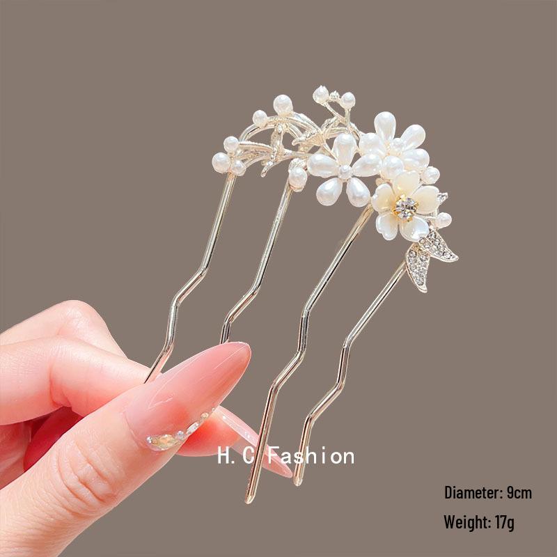 Elegant U-Shaped Butterfly Tassel Hairpin - Ancient Style Floral Accent for Qipao