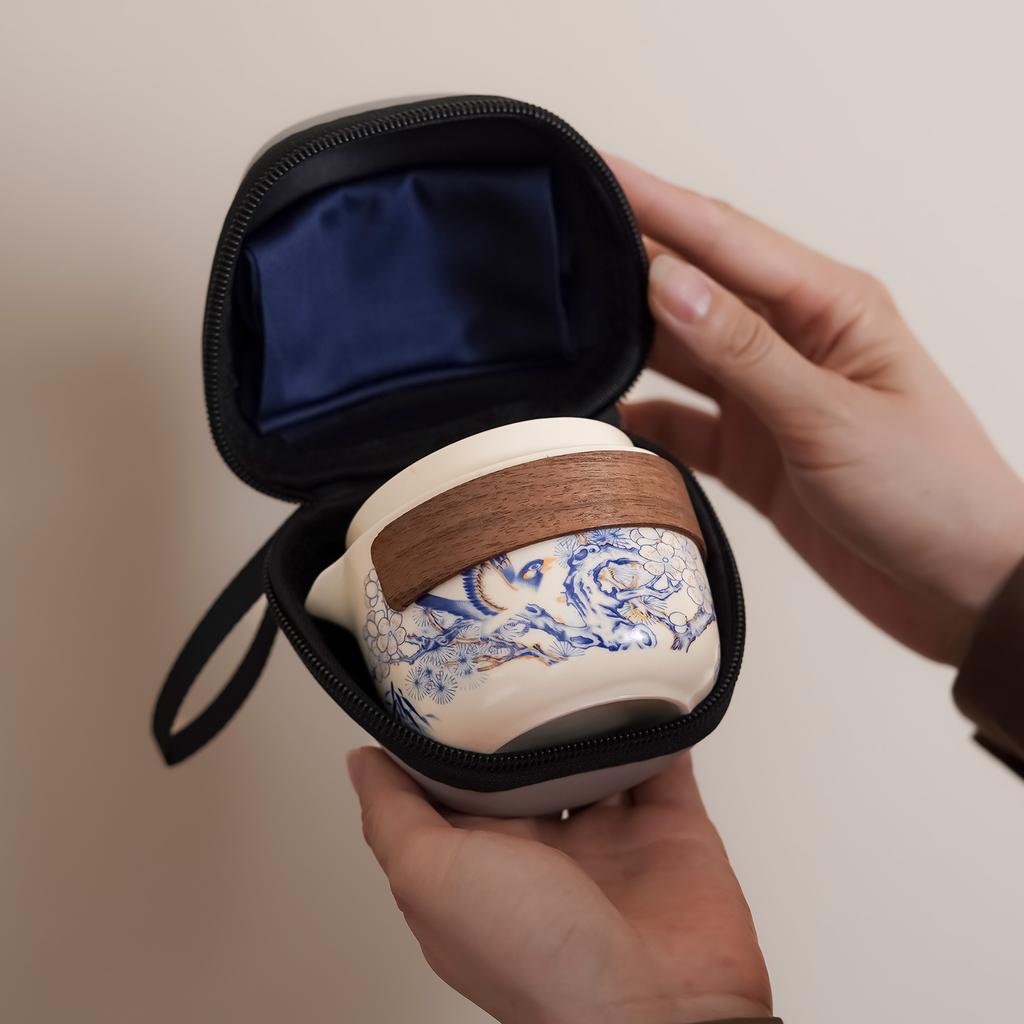 Portable Travel Tea Set, One Pot and Two Cups, Anti-scalding Hand-held Pot, Kuaike Wooden Cover Bowl, Simple Small Gift for Teacups