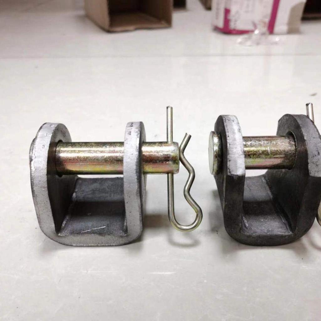 U-Shaped Hydraulic Cylinder Bracket for Tractors & Loaders