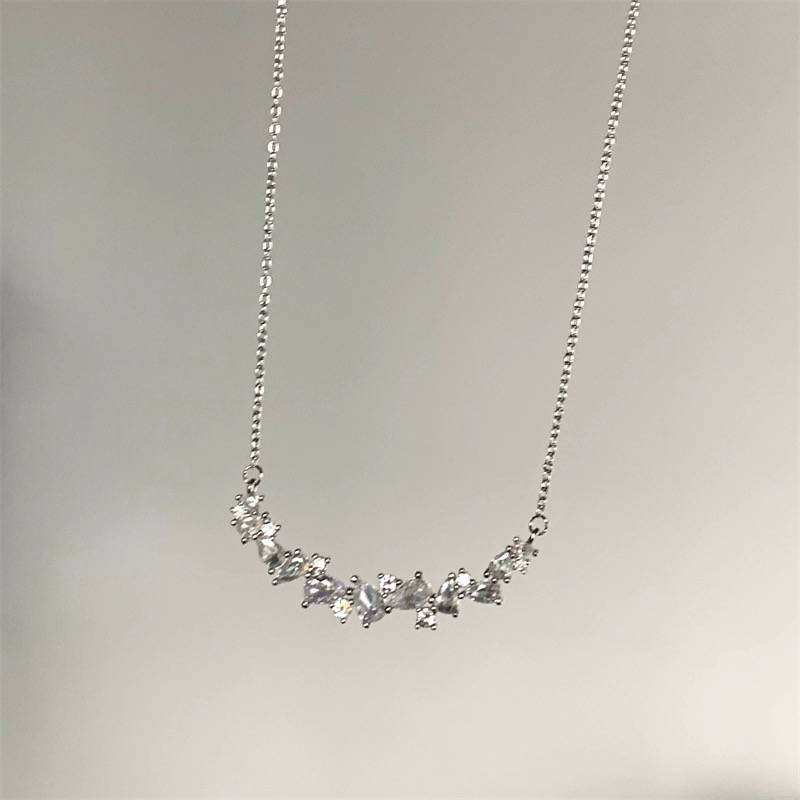 Wisteria Flower Series Necklace Female Titanium Steel Does Not Fade Light Luxury Niche Exquisite Wisteria Flower Element Decoration