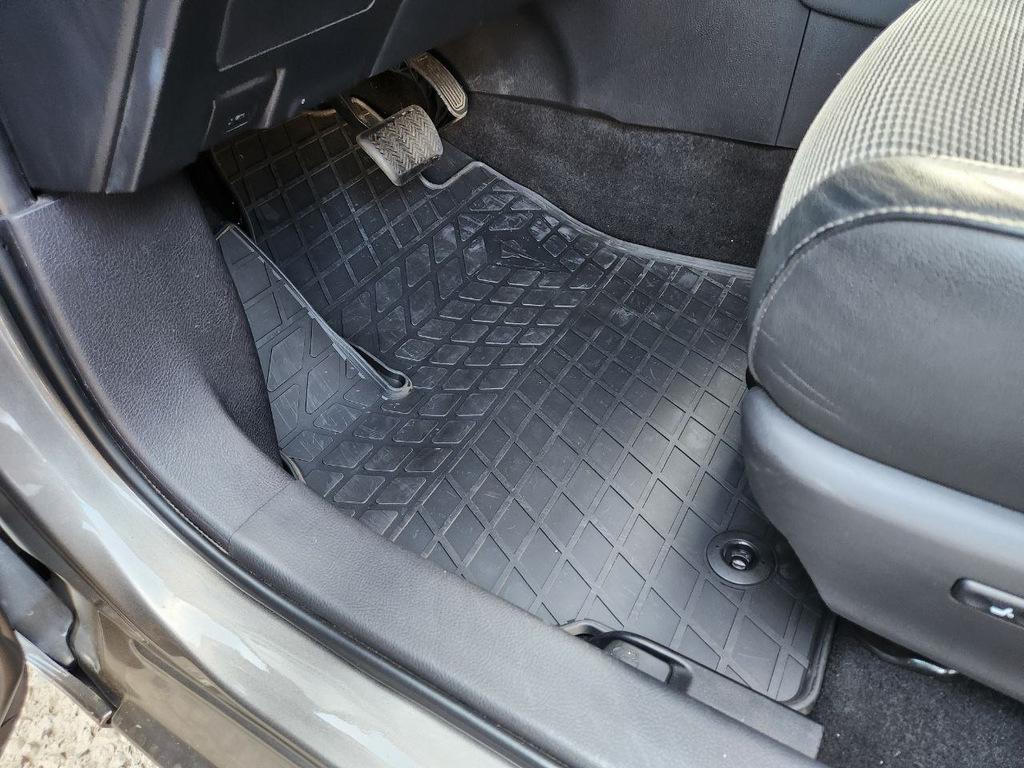 Rubber Mats (4 Pcs, Stingray Premium) for Toyota Auris 2012-2018