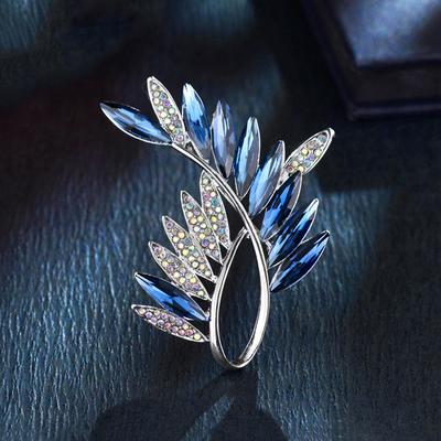 Korean Design Sense Crystal Brooch Feminine Elegance Temperament Anti-Light Pin Simple Atmosphere Brooch Suit With Accessories