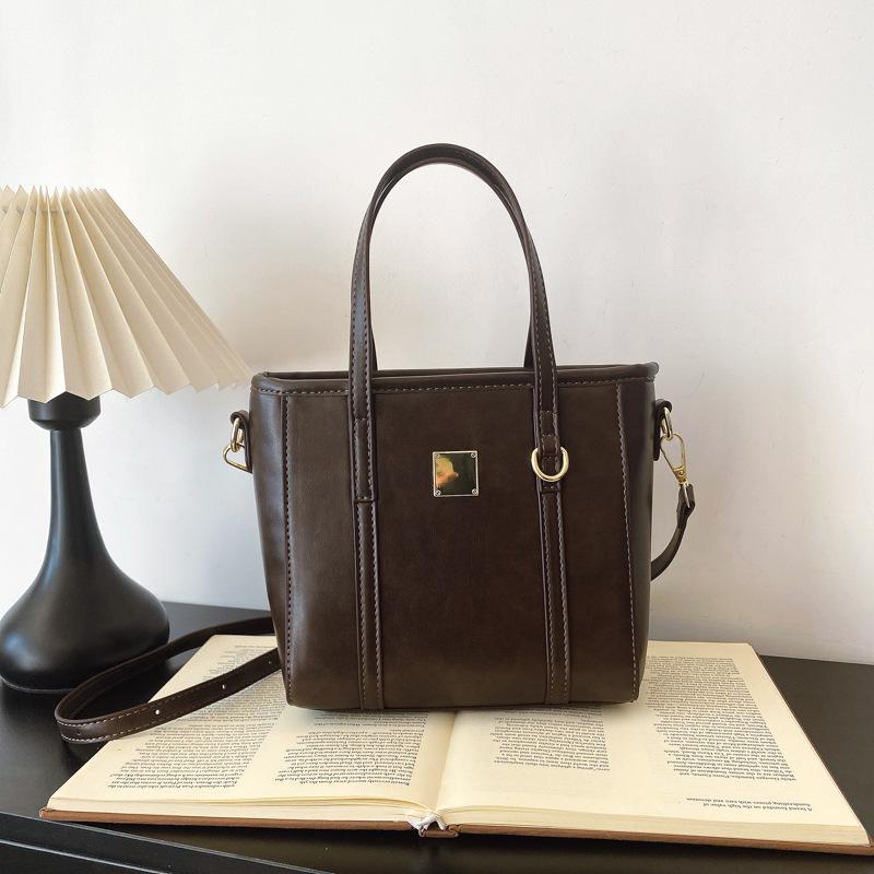 2025 autumn and winter new fashion trend exquisite small square bag bucket bag single shoulder oblique span women's bag