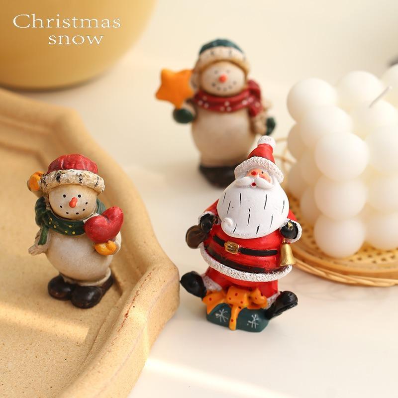 Christmas Resin Ornament Mini Santa Claus Resin Ornament Decorative Gifts Resin Crafts Tabletop Ornament