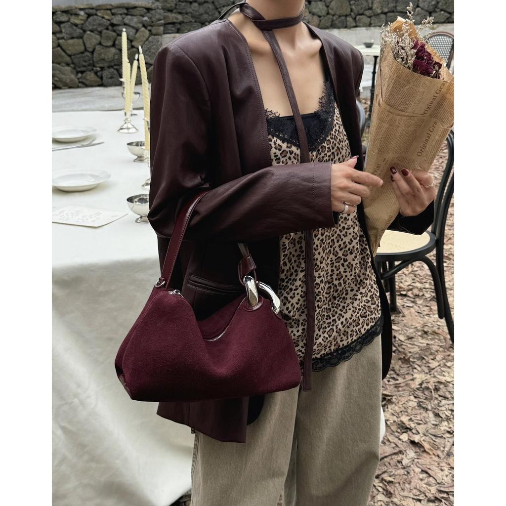 Women's bag leather premium feel matte suede handbag commuter shoulder messenger bag niche design sense 2024 new