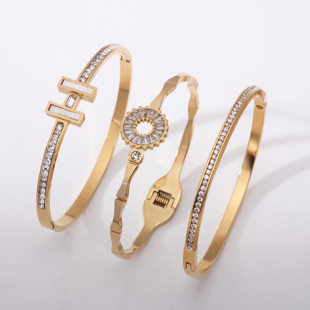 18K Gold-Plated Titanium Steel Zirconia Buckle Bracelet for Women - Fashionable Stainless Steel Jewelry