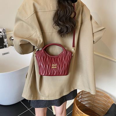 Source Manufacturer Handbag Bag Autumn and Winter New Pleated Soft Shoulder Bag Niche High-end Fashion Trend Shoulder Bag