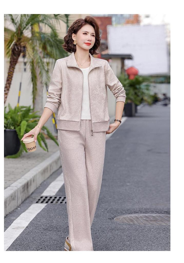 Elegant Spring Sports Suit: Women's Casual Jacket & Top Set for Middle-aged and Older Ladies 2026