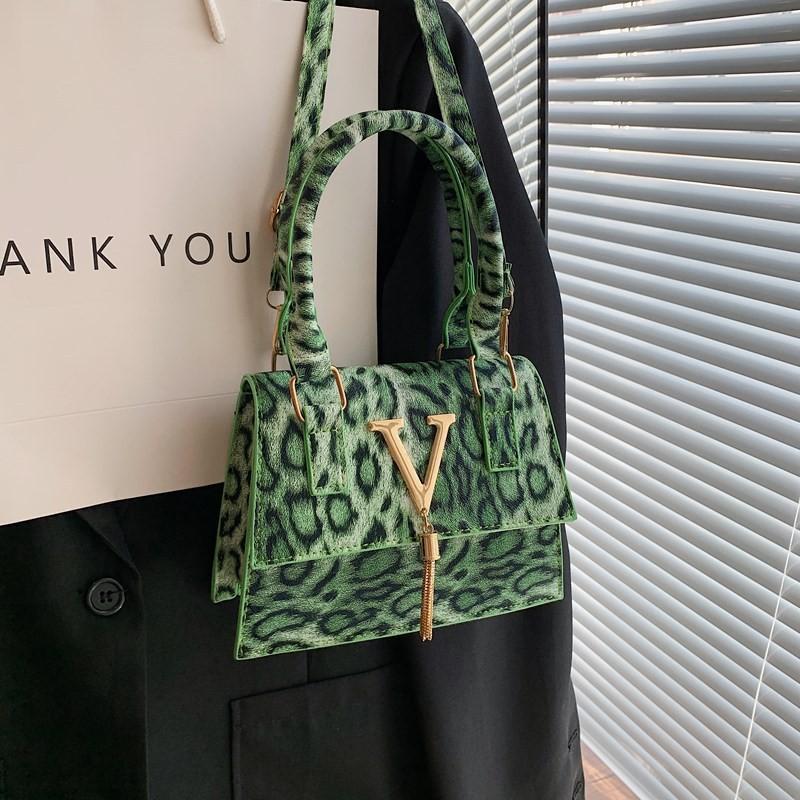 

Trendy Retro Leopard Print Casual Shoulder Bag Stylish Small Square Purse In Black Green Purple Brown зелений