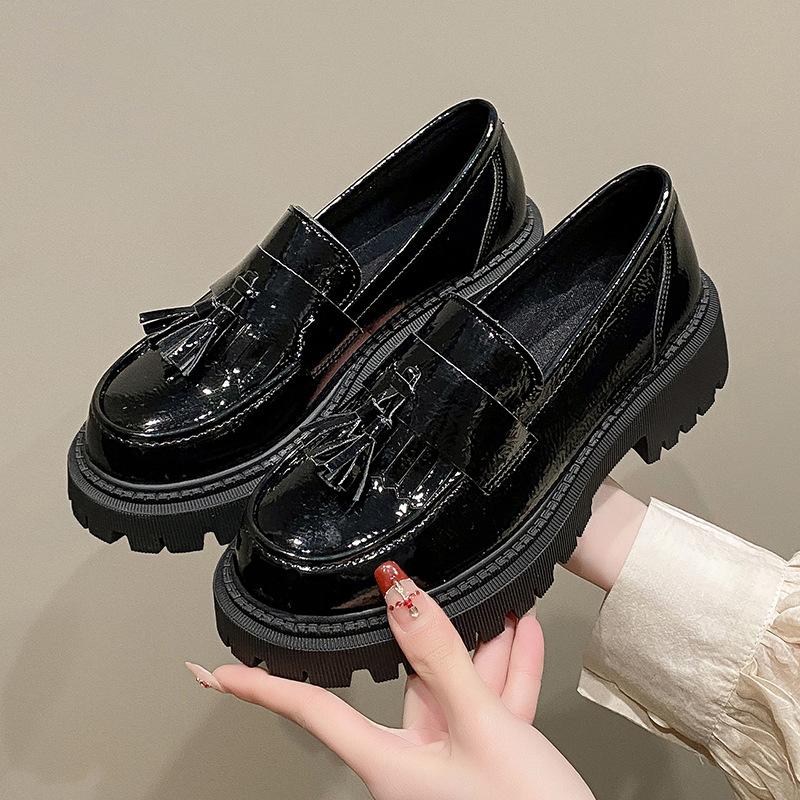 Black Small Leather Shoes Women's Spring and Autumn New Thick-soled One-pedal Patent Leather Large-size Loafers