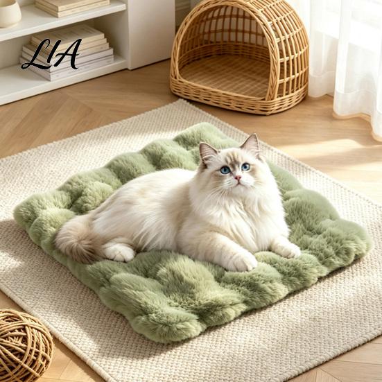 Cozy Pet Bed for Cats Faux Fur Mat, Soft Warm Cat Sleeping Pad with Non-slip Bottom, Supplies Pets Self-Warming Fuzzy Mat Dogs Cats, Machine Washable
