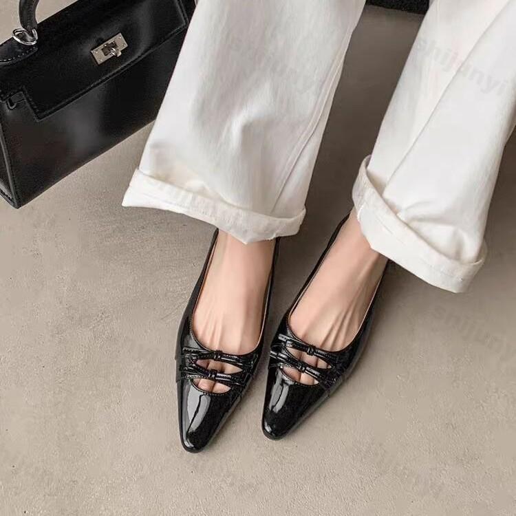 Fashion French Style Hollow Bows Design Sandals 2025 New Comfortable Versatile Pointed Back Strap Single Shoes Fashion Breathable Pumps