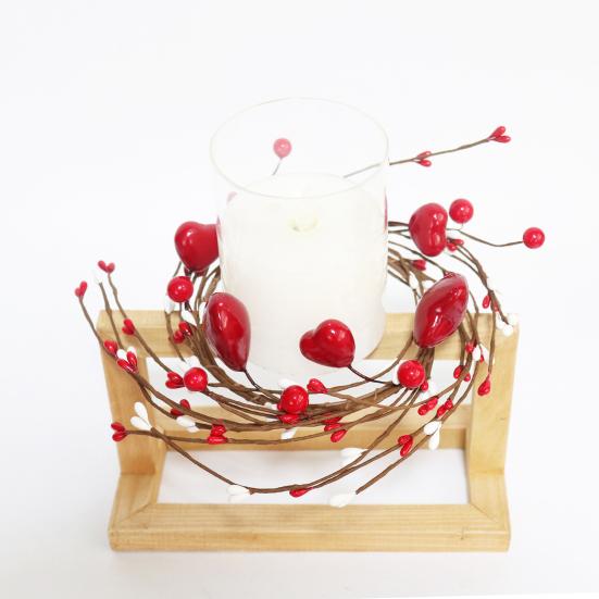 Pierścień na świecę w kształcie serca z jagodami Sztuczny wieniec z czerwonych jagód Uchwyt na świecę Girlanda Walentynki Dzień Matki Święto Impreza Dekoracja stołu
