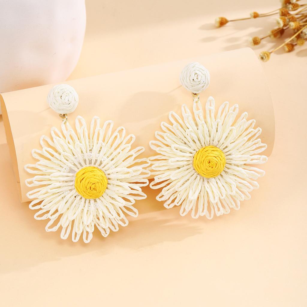 European and American Cross-border Holiday Style Colored Flower Earrings, Summer High-end Simple Hand-woven Raffia Earrings