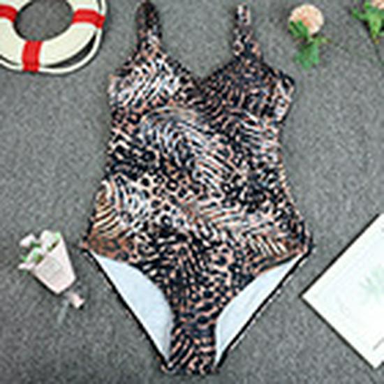 Leaf Print V-Neck Plus Size One-Piece Swimsuit (M-XXL)
