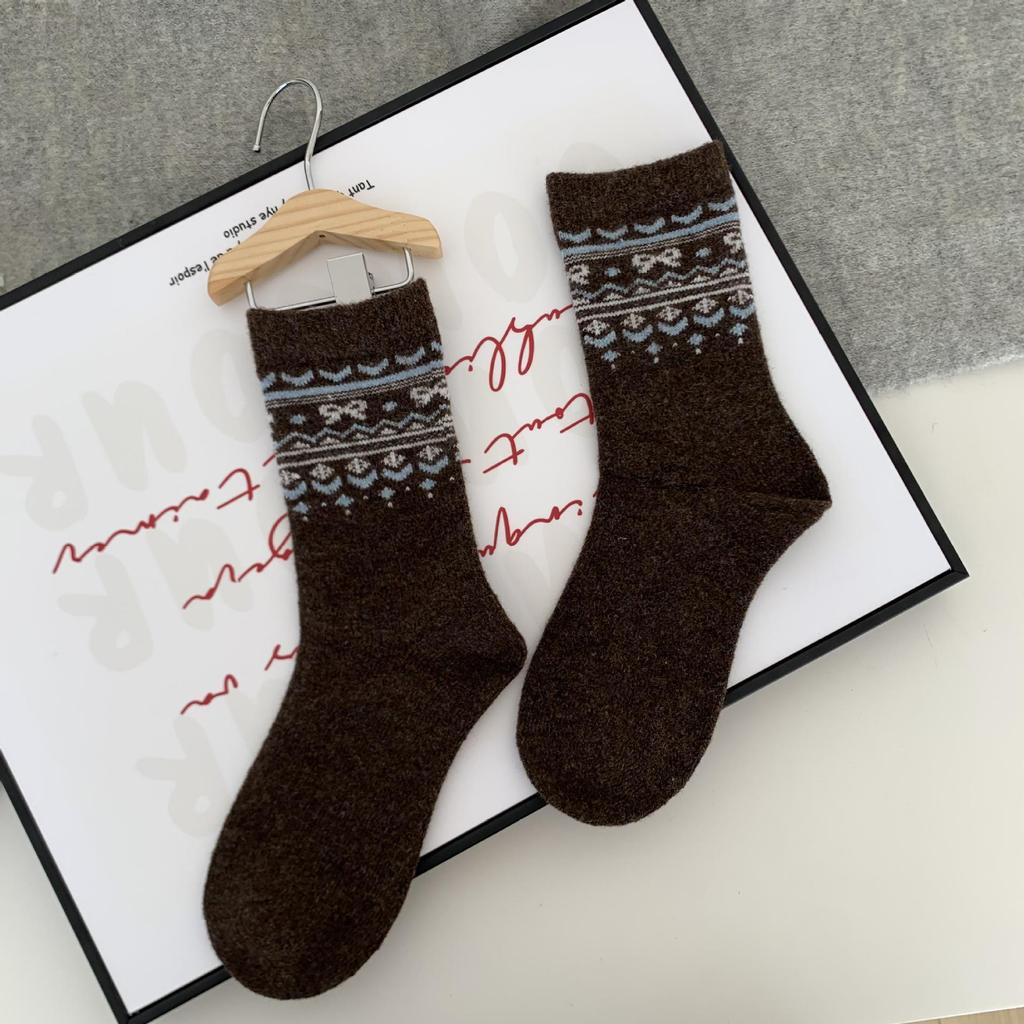Fair Isle Retro Color Block Wool Socks - Mid-Calf Warmth for Autumn and Winter