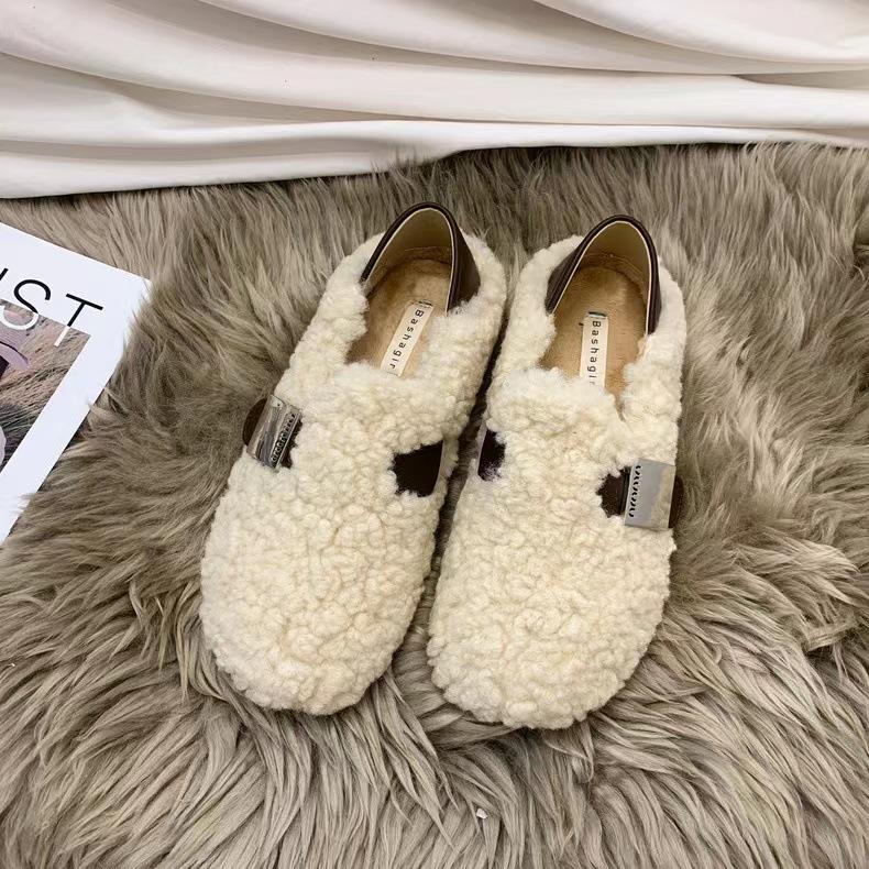 One pedal of fluffy shoes for women to wear outside, winter 2025 flat-bottomed warm lamb wool beanie shoes cotton shoes for women to wear outside