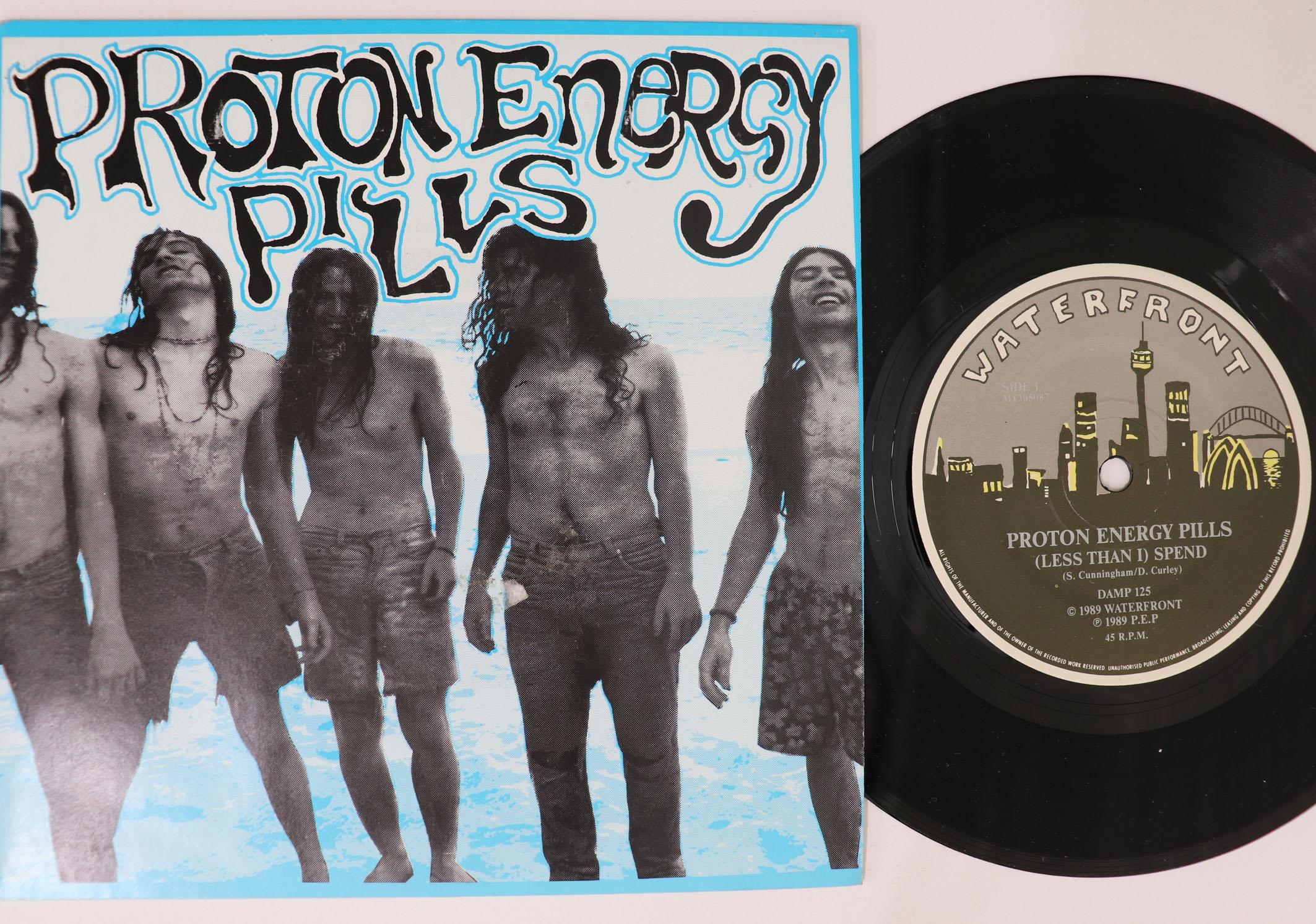 

7-дюймовая пластинка PROTON ENERGY PILLS - (Меньше, чем я) Потратить / Клубника Па DAMP125 ПРИБРЕЖНЫЙ 1990 Австралия Рок Б/У