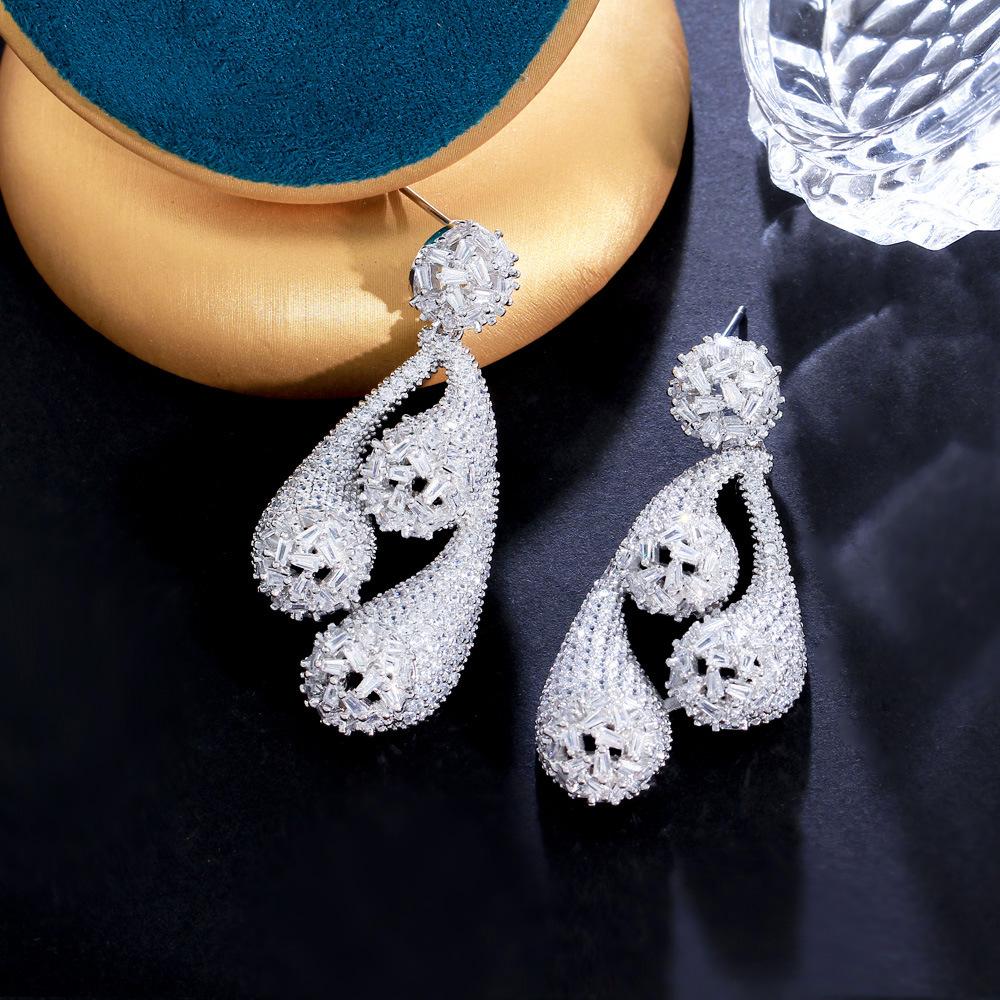 French Heavy Industry Full Diamond Earrings Super Flash Micro Zircon Hollow Generous Temperament Earrings