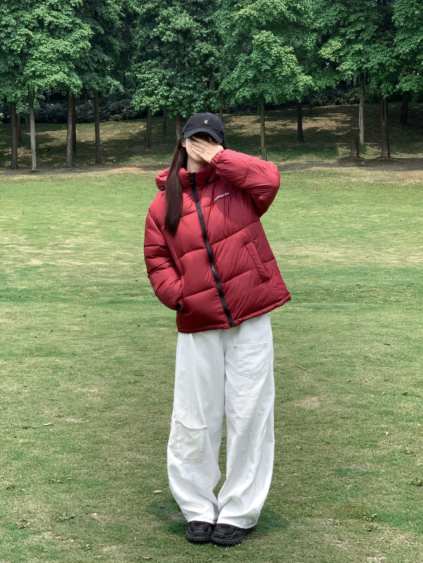 

Годовая короткая пуховая хлопковая женская куртка с маленьким пуховым воротником-стойкой для пар XXL красный