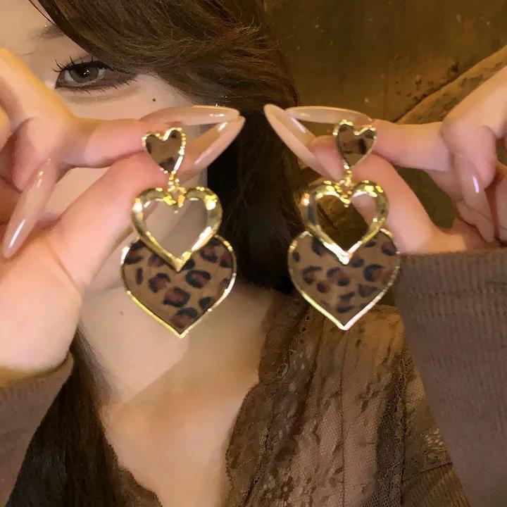 High-End Retro Leopard Print Herzohrringe - Silber Stecker Nische Maillard Stil für Damen