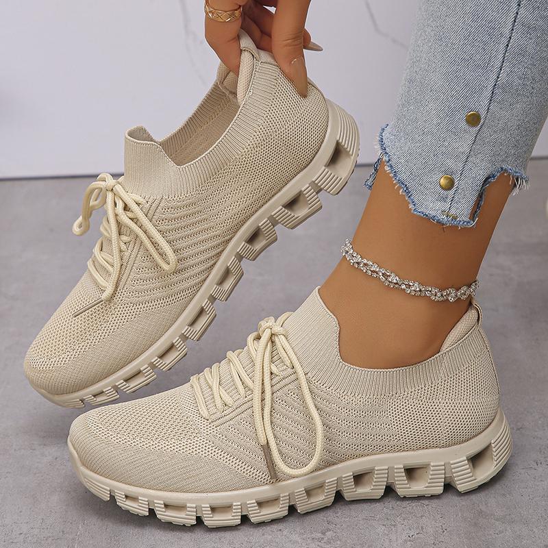 Fashion Women's Breathable Lightweight Running Shoes Plus Size Mesh Knitted Platform Sneakers Woman Fashion Non Slip White Tennis Shoes