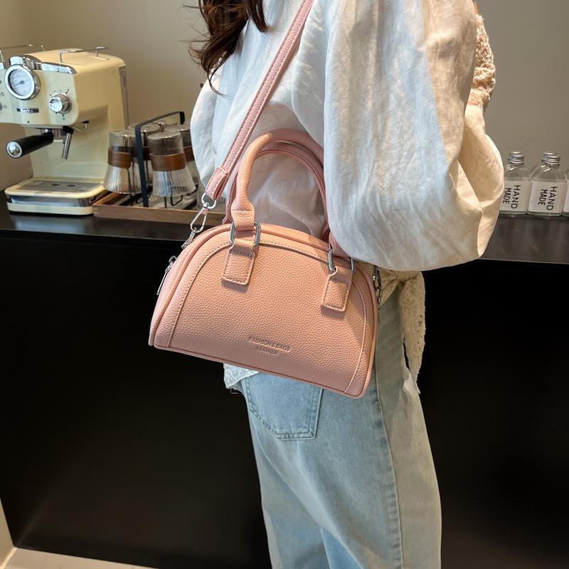 High-end Fashion Lychee Pattern Portable Bowling Bag Women 2025 New Retro Versatile Commuter Shoulder Messenger Bag