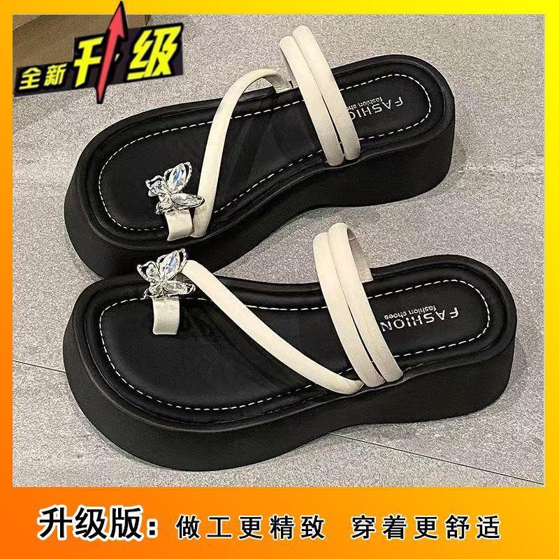 2025 Summer New Internet Celebrity Super Fire One-word Drag Niche Design Sense Thick Bottom Set Toe Beach Lady Cool Slippers
