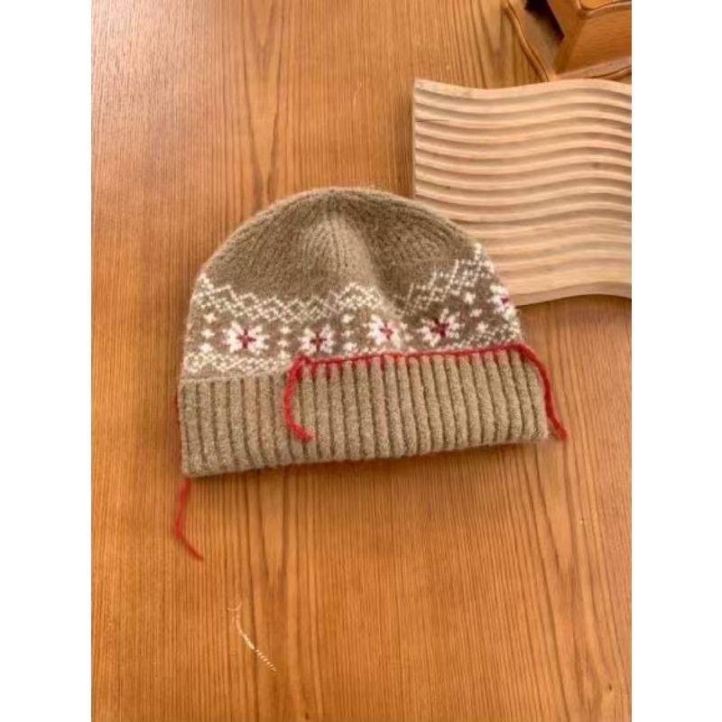 Snowflake Pattern Wool Hat Korean Contrasting Color Line Tassel Atmosphere Knitted Hat Warm In Winter To Show Off Your Face