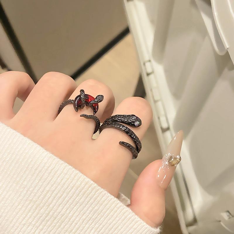 Dark Cold Wind Personalized Snake Ring Open Ring Retro Winding Simple Red Diamond Spirit Snake Niche High-end Ring