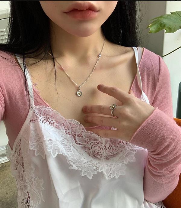 Pandorumjewelry Daisy Necklace