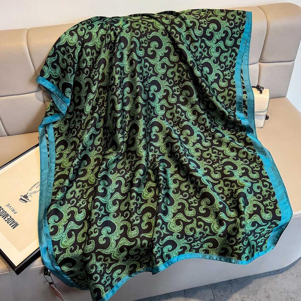 European and American Style New Summer Sun Protection Beach Towel Scarf Women's Retro Temperament Scarf Neck Protection