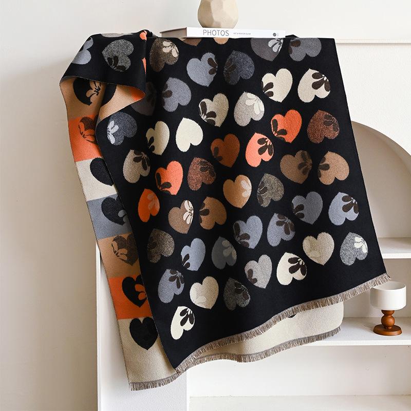 Korean High-End Love Petal Printing Women'S Imitation Cashmere Thermal Scarf Double-Sided Two-Color Air Conditioner Shawl