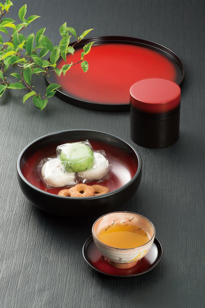 Miyamoto Sangyo Dream Rabbit Plum-Shaped Candy Container, Black, Size: Approx. W18.5 x D18.5 x H8.5, 4512951077506