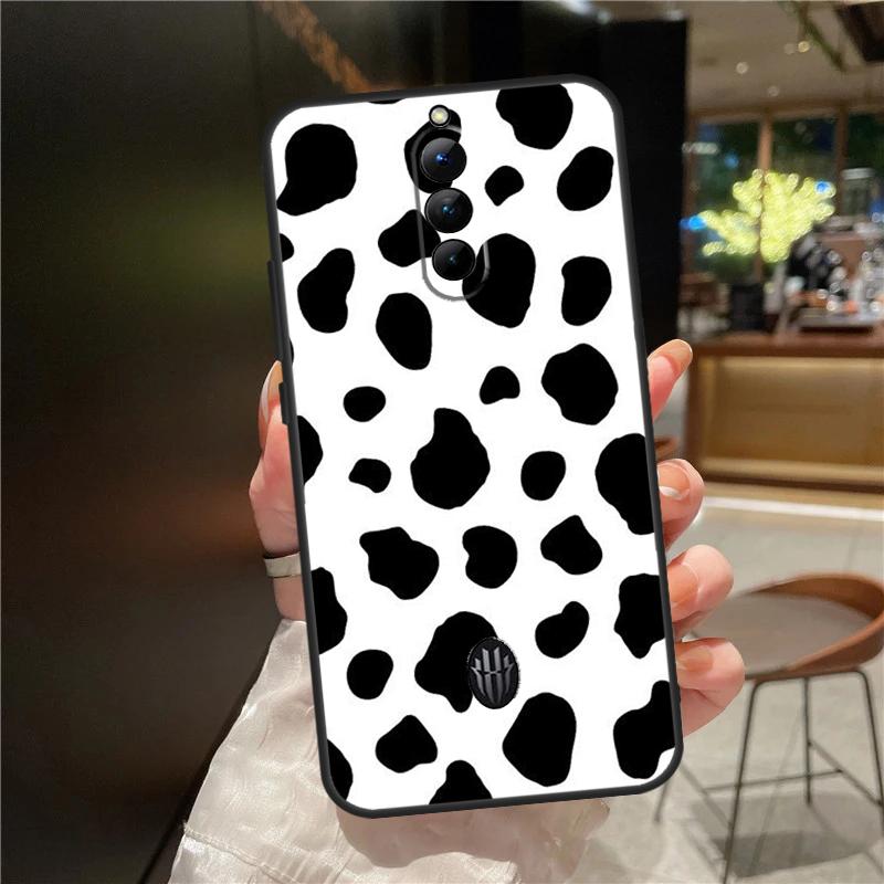 White Black Cow Print Case For ZTE Nubia Red Magic 11 10 9 8 8S 9S 10S Pro Plus 6 7 6S 7S For RedMagic 10 Air Cover
