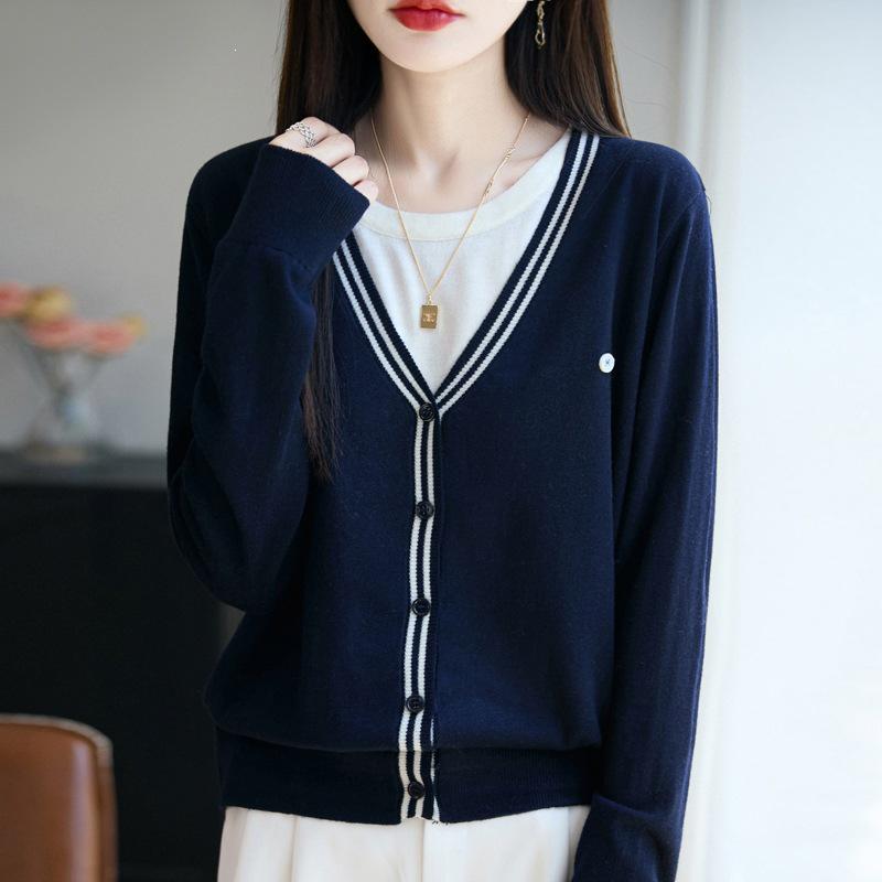 2026 Autumn Women's Color Block V-neck Wool Knit Cardigan.