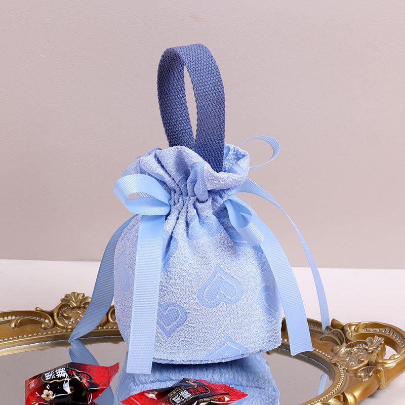 Handheld Storage Bag Red Flannel Gift Bag Party Goodie Box Flannel Material Wedding Candy Bag For Party Supplies Event Hosts