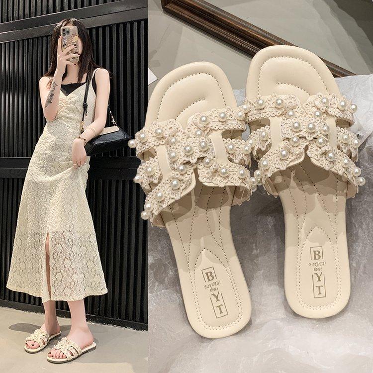 Internet celebrity small fragrant wind pearl slippers women's summer new wear flat beach one word sandals fashion with skirt