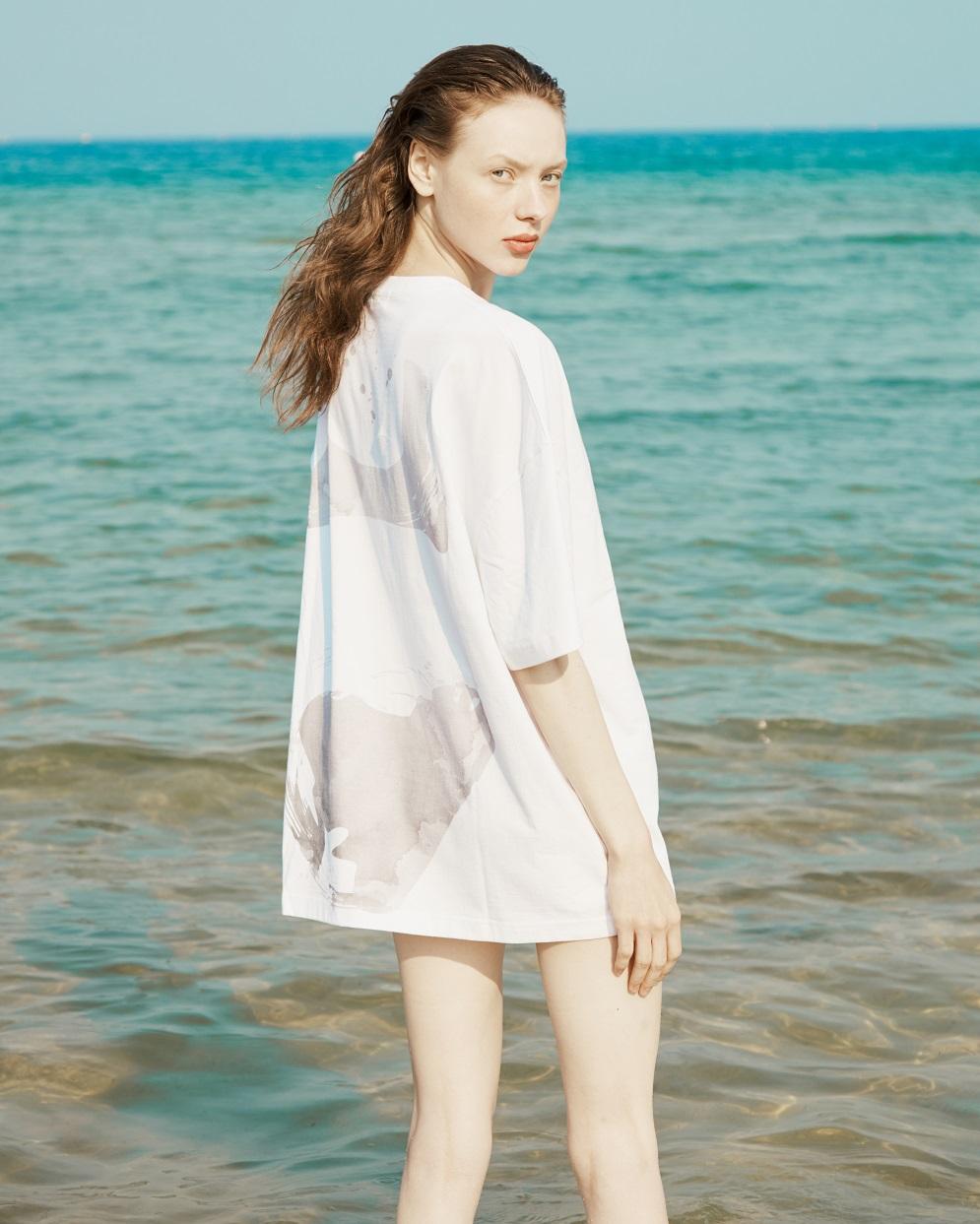 Feels Like Summer Wet Bikini Printed T-Shirt (Loose Fit/Unisex) 2