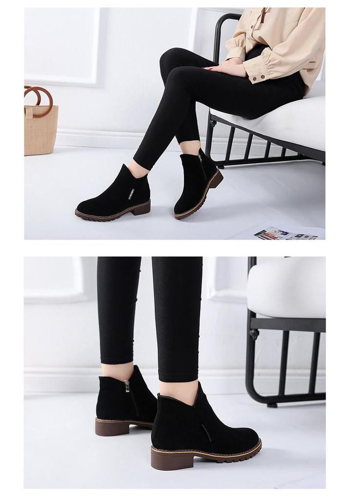 Women's Autumn/Winter Velvet Martin Boots - British Style, Retro Chic, Versatile Short Boots for Students and Riders.
