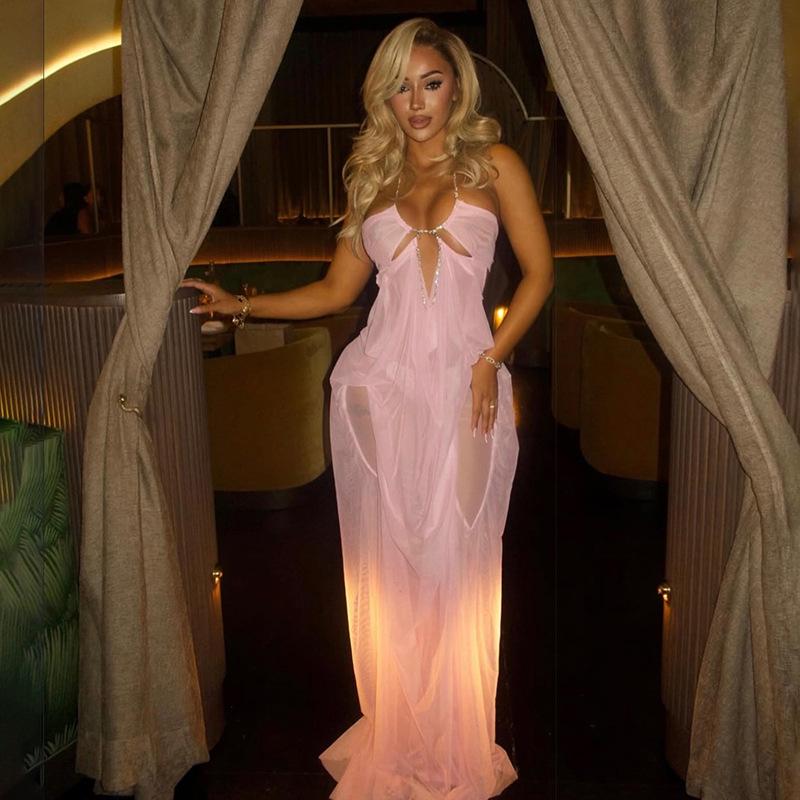 2025 Sommer Europäisches & Amerikanisches Netz Durchsichtiges Neckholder-Kleid: Sexy tief ausgeschnittener Urlaubsstil für Damen