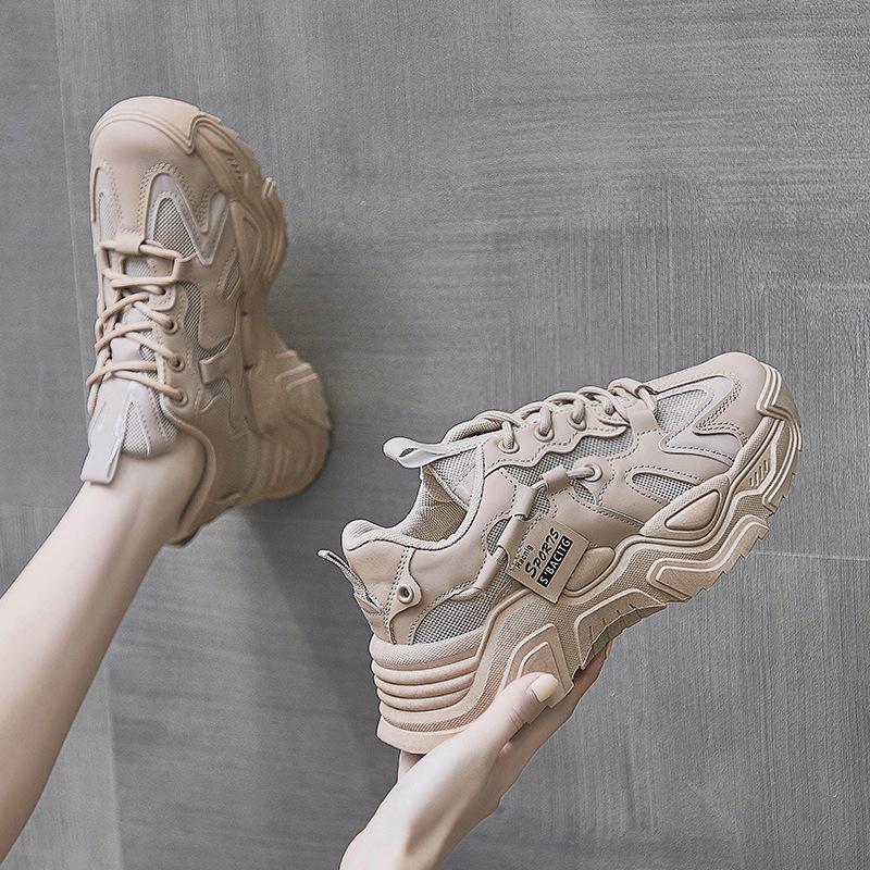 Chaussures de papa entièrement noires pour femmes, polyvalentes et décontractées pour le printemps et l'automne, ne fatiguent pas les pieds, chaussures pour femmes antidérapantes et déodorantes, travail petit noir