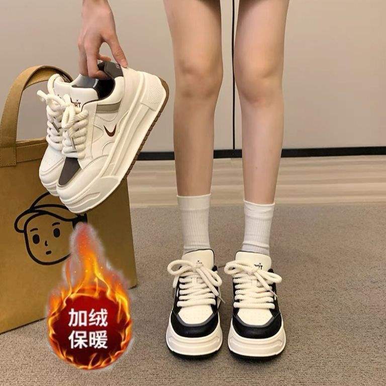 Fleece Little White Shoes Autumn and Winter Platform Sports Baseplate 2025 Board Shoes Versatile Niche New Ins Casual