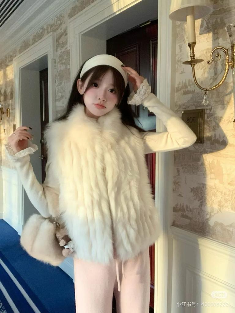 Fox hair, car strips, vest, fur jacket, women's autumn and winter new vest, warm, young and thin