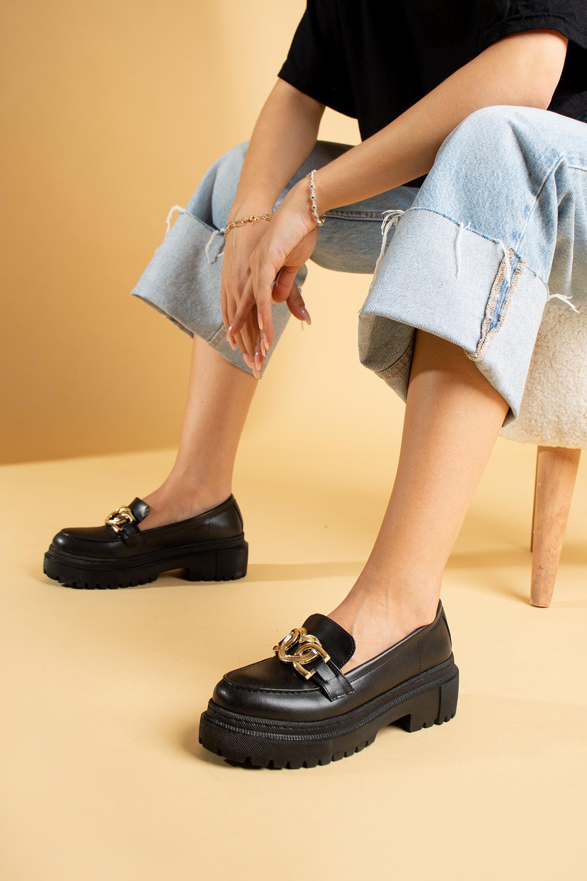 

Стильные женские мокасины с цепочкой и узором «Любовь» 001-724-23