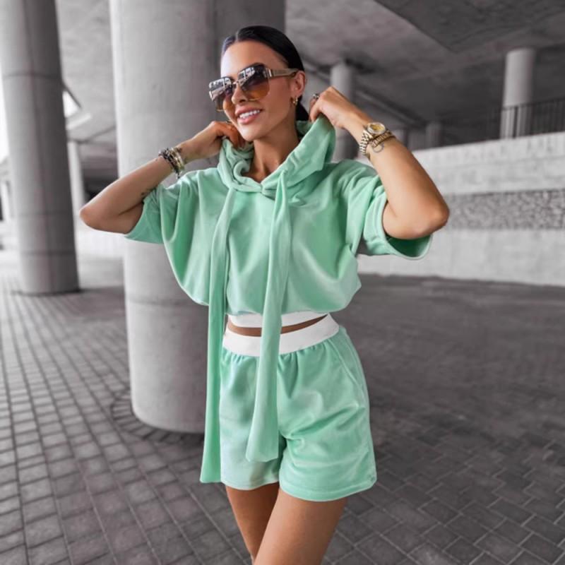Womens Casual 2-Piece Set: Hooded Short-Sleeve Cropped Sweatshirt Elastic Waist Capri Shorts Solid Color Wear