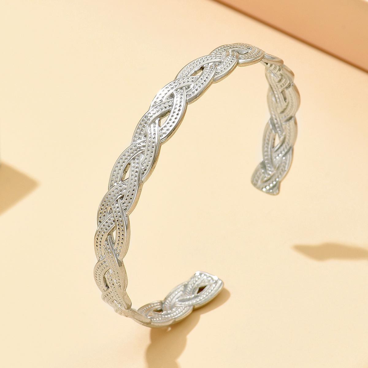 Retro Line Adjustable Stainless Steel Bracelet with Gold Plating
