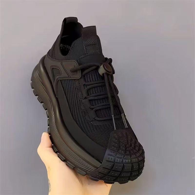 2025 new spring and summer breathable mesh handsome black men's shoes thick sole heightened wide feet men's sports and leisure shoes