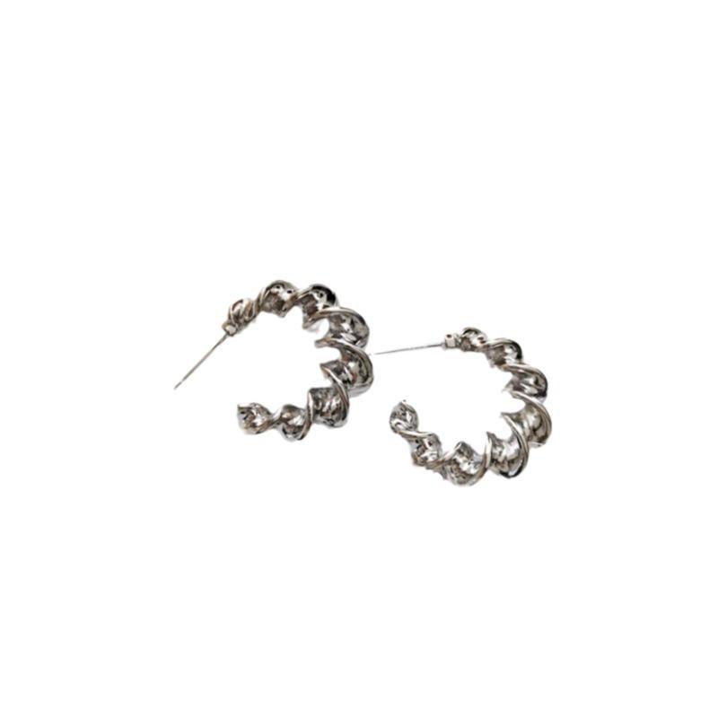 Fashion light luxury simple earrings women's silver light luxury high-end small earrings niche design trendy cool earrings